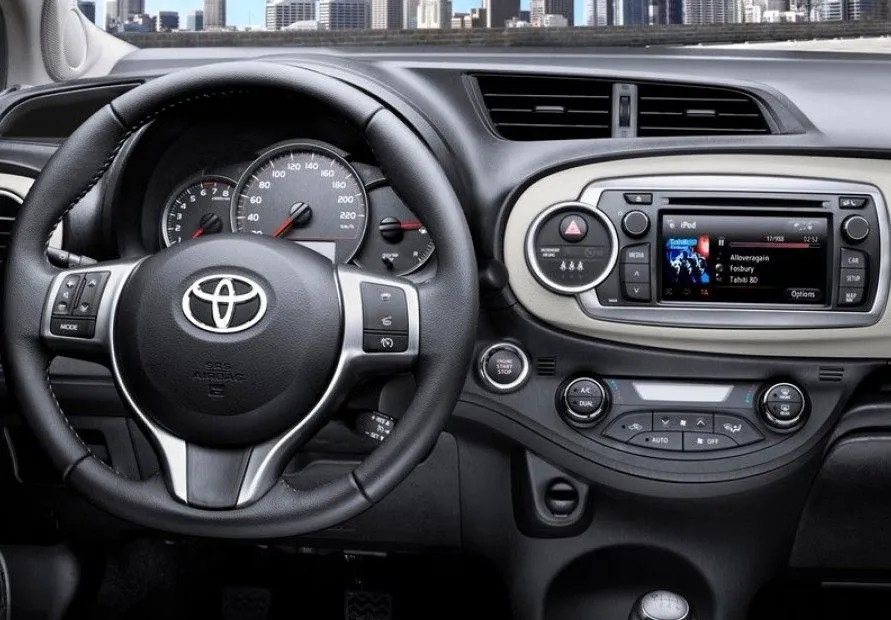 TOYOTA YARIS 2011-2015 DASHBOARD DIGITALIQ 737