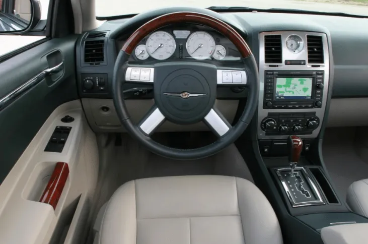 CHRYSLER 300C 2005-2010 DASHBOARD DIGITALIQ 285